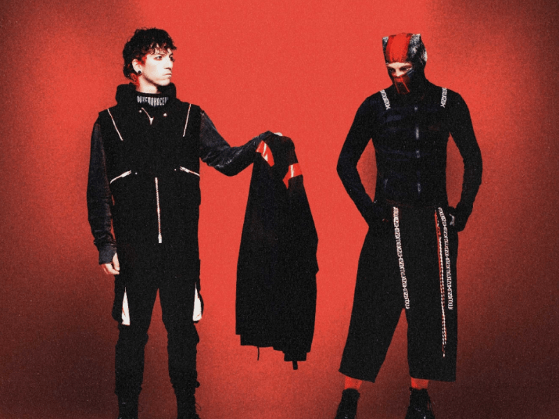 Twenty One Pilots: From College Beginnings to Global&nbsp;Icons