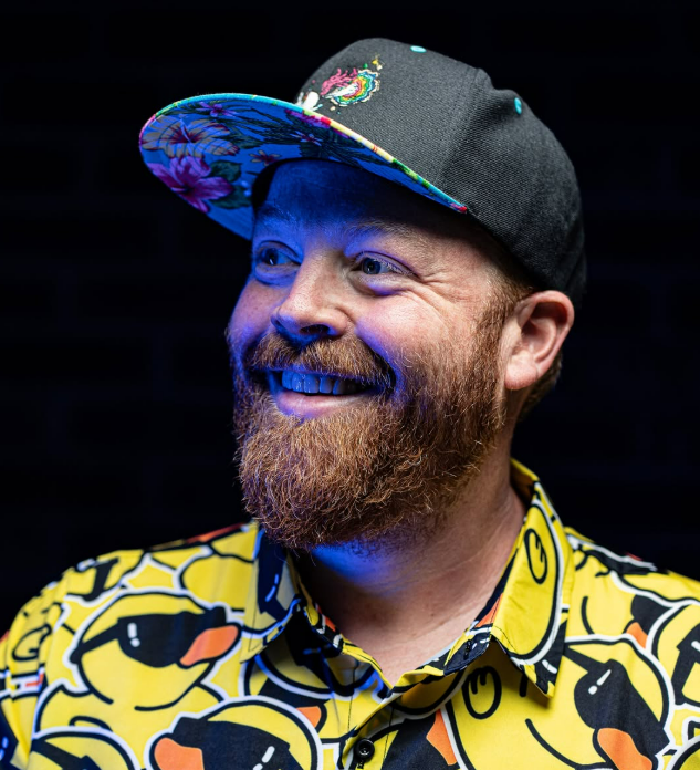 EXCLUSIVE: iQoniK raises the bar so high other DJs can’t even SEE it anymore. They’re FINISHED!