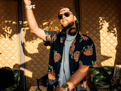 Solid Spark “For You” lyrics, review & breakdown: three minutes of controlled&nbsp;chaos