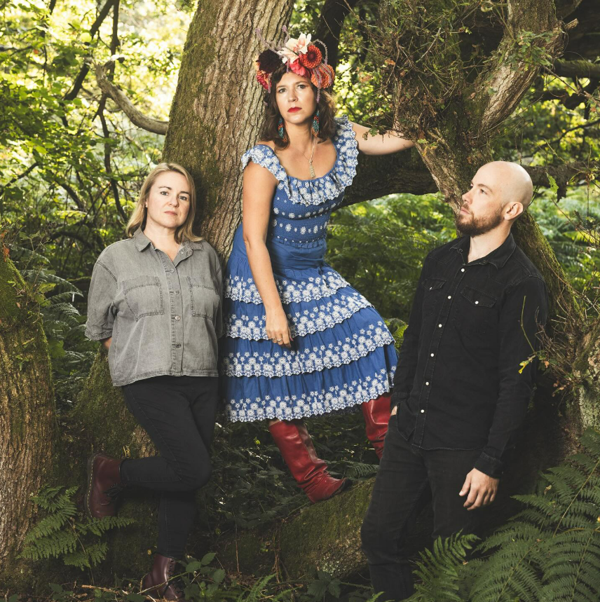 Emma Hunter Drops ‘Snake’ and Every David Lynch Fan Feels a Disturbance in Their&nbsp;Playlist